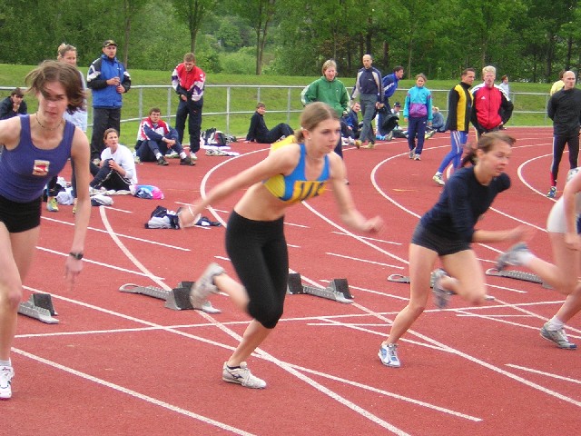 Zvodnice AFT na trati 100m p.